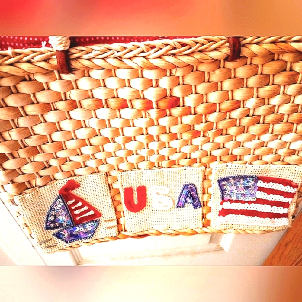PATRIOTIC HAND BAG WOVEN WITH STRAW, NEW WITHOUT TAG, BEADS & SEQUIN WORK.